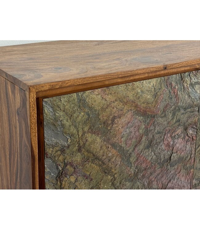 Wohnling Dressoir Sheesham massief hout 150x40x55 cm, ladekast met 2 deuren en 3 laden, opbergdressoir met fronten in 3D-steenlook, designmeubel voor de woonkamer en eetkamer