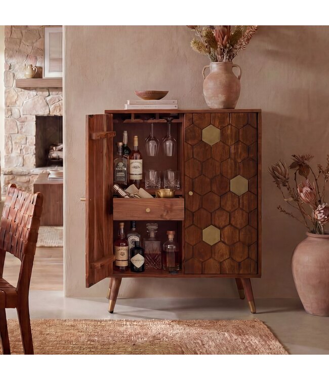 Wohnling Barkast Acacia Massief Hout 75x96cm Bar Meubel met Honingraat Patroon - Design Huisbar met Deuren - Wijnkast met Glashouder - Drankenkast - Houten Bar Woonkamer Handgemaakt