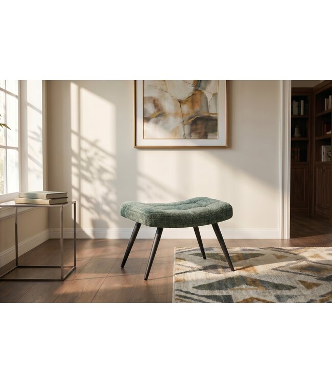 Invicta Interior Kruk SCANDINAVIA met zwarte metalen poten groen chenille stof