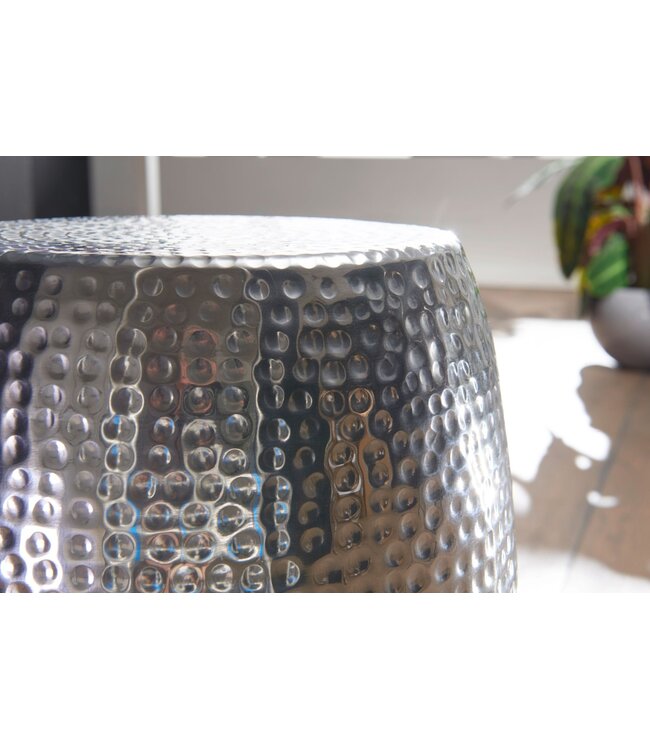 Wohnling tafel PEDRO 30x49,5x30cm aluminium zilveren tafel oosterse rond | Kleine Hammerschlag Abstellisch | Designtafel design metaal modern | Smalle kleine tafel