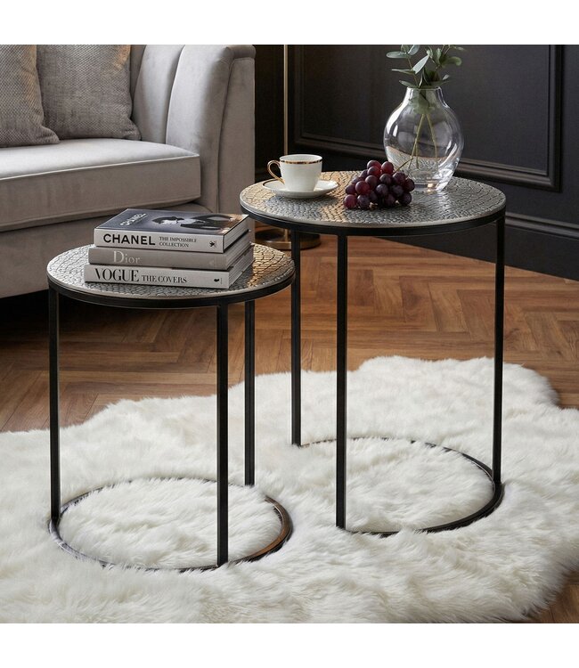 Wohnling Salontafelset Metaal 2-delig rond zilver - Bijzettafel Aluminium tafelbladen met patroon - Design Salontafel bijzettafel modern ijzeren frame - Decoratieve tafel Woonkamertafel Handgemaakt