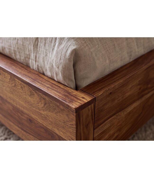 Invicta Interior Bed MAKASSAR 180x200cm sheesham hout bruin boomstam - 19646