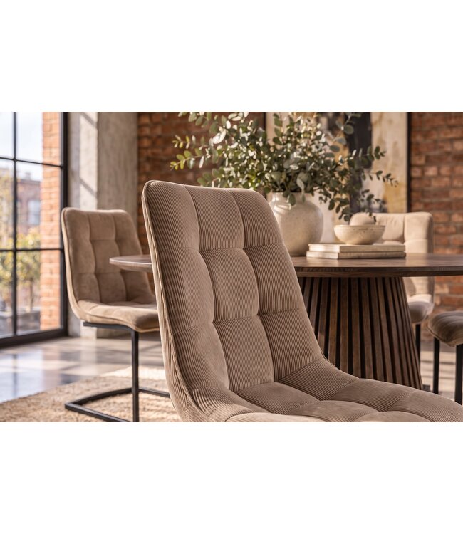 Invicta Interior Vrijdragende stoel MIAMI vierkante quilting koord taupe met zwart metalen frame - 49335
