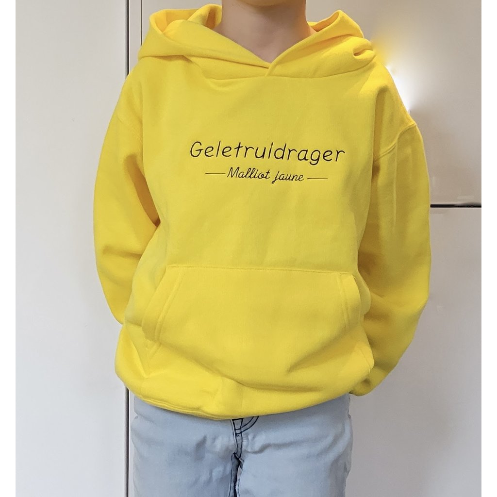 Koerswiel Yellow sweater wearer child