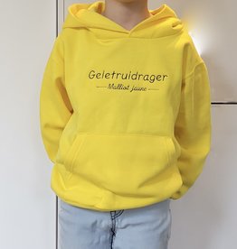 Koerswiel Yellow sweater wearer child