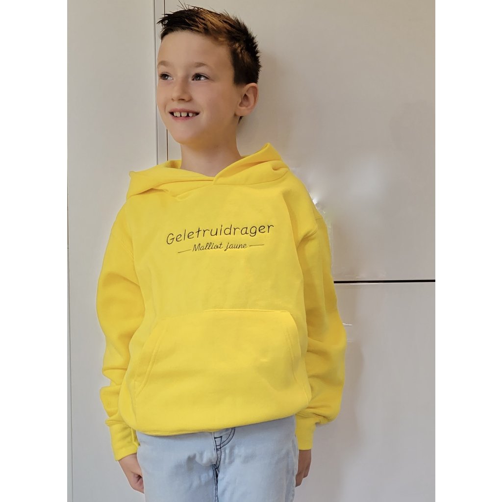 Koerswiel Yellow sweater wearer child