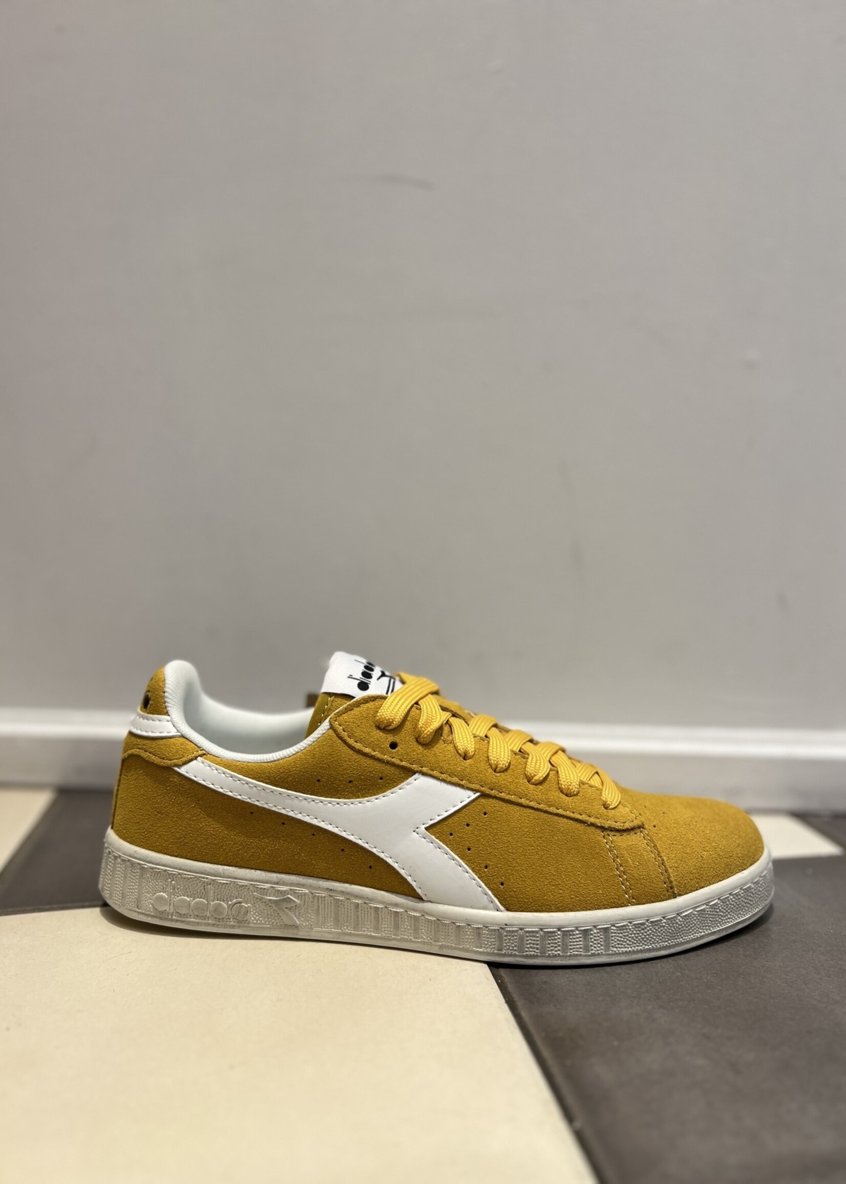 Diadora Diadora Game L low suede waxed yellow ochre