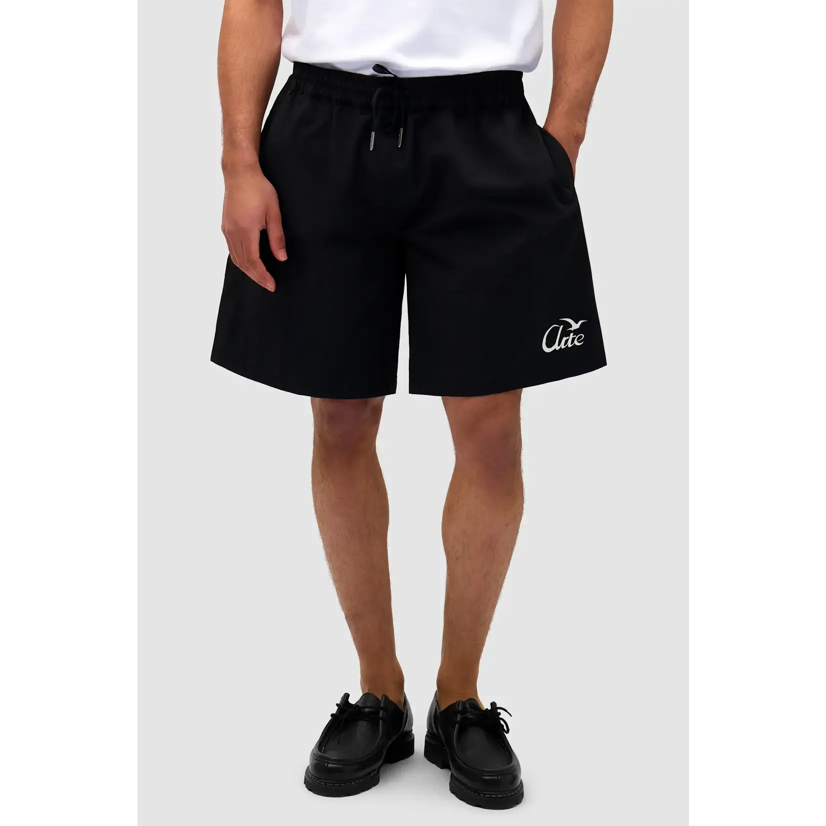 Arte Arte Bird logo shorts black