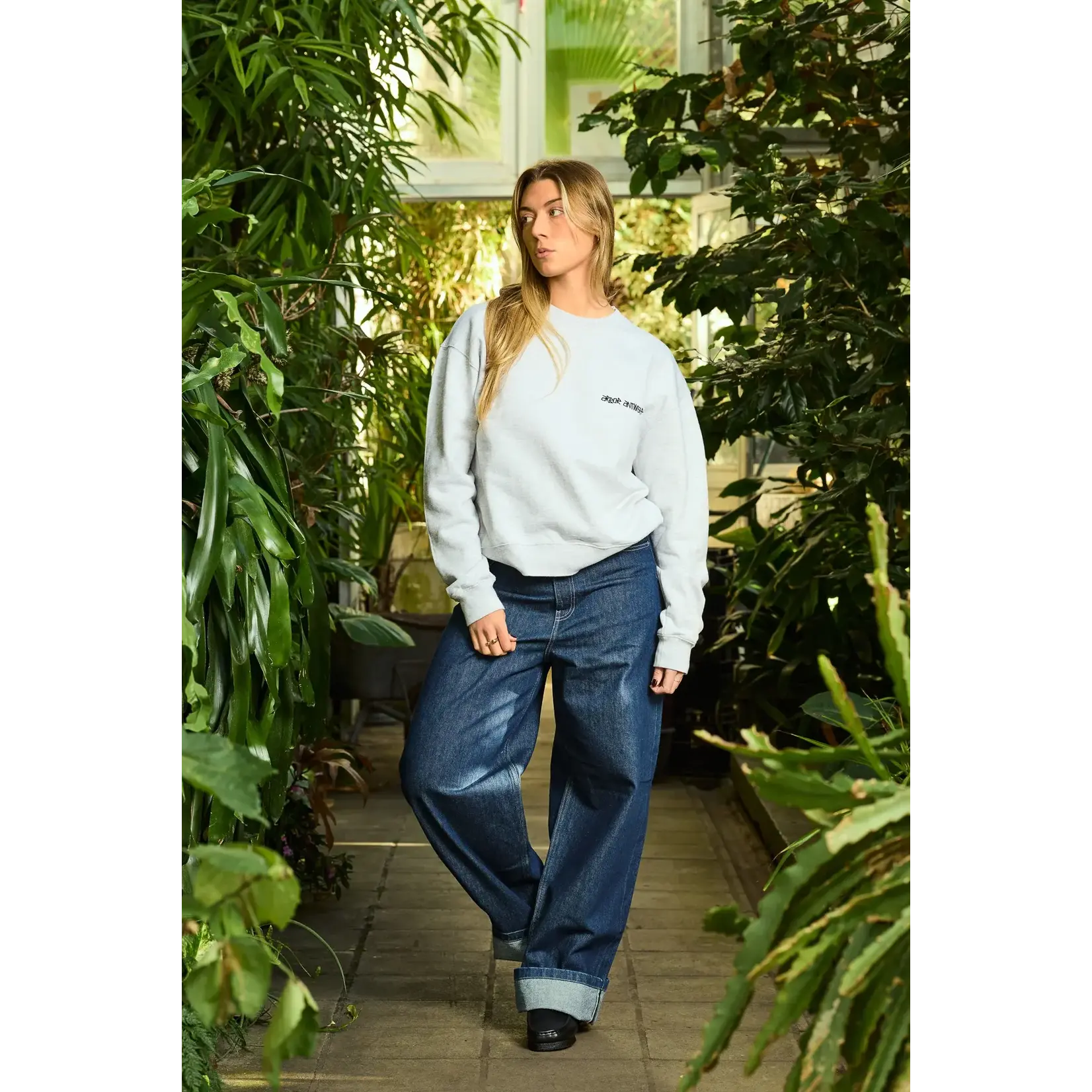 Arbor Antwerp Arbor Pink Blossoms crewneck grey