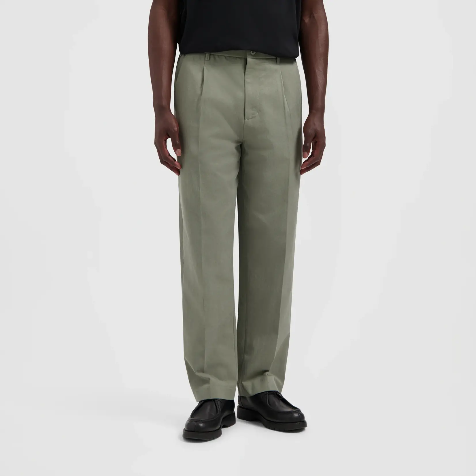 Olaf Hussein Olaf Regular Pleated pant smokey olive