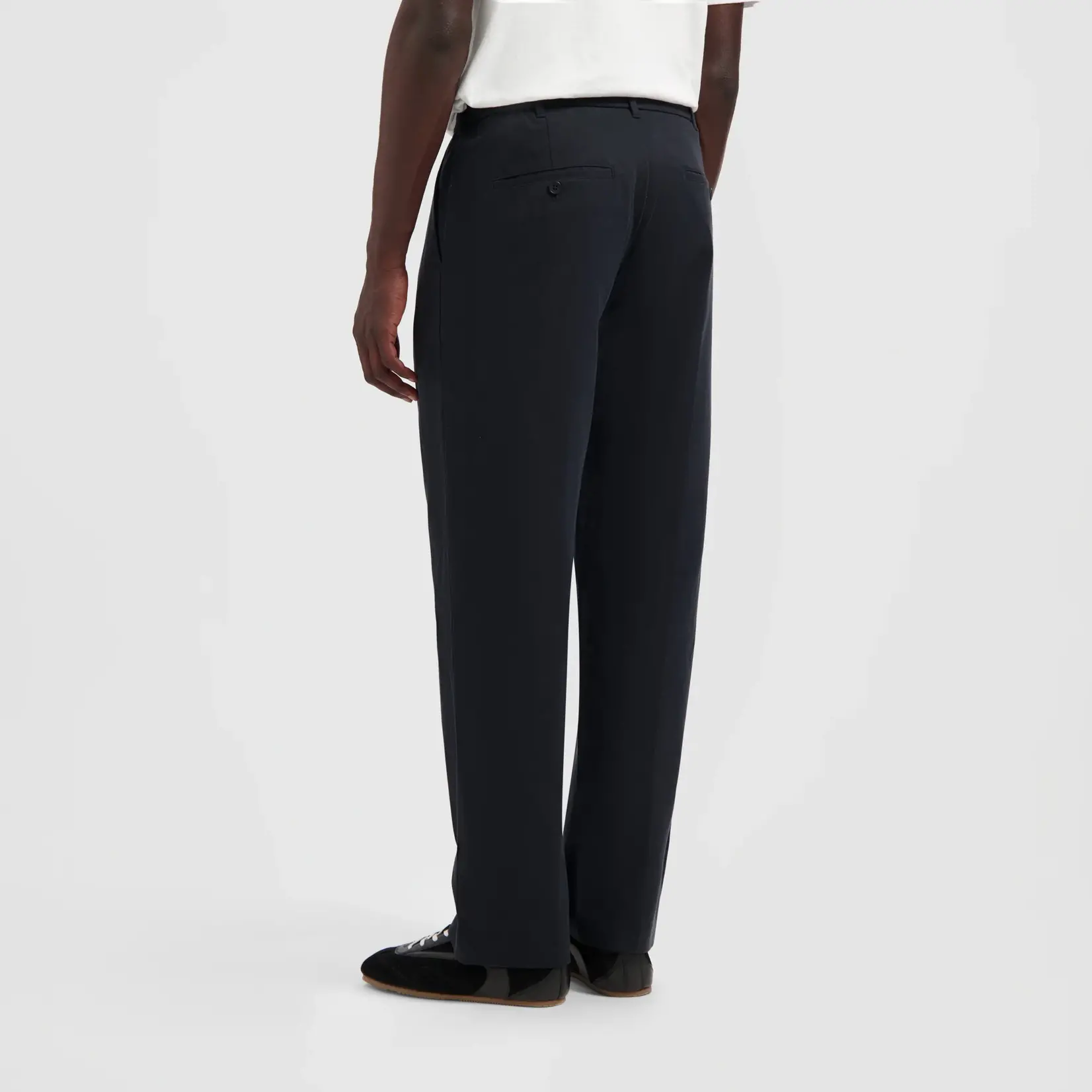 Olaf Hussein Olaf regular twill pleated pant charcoal