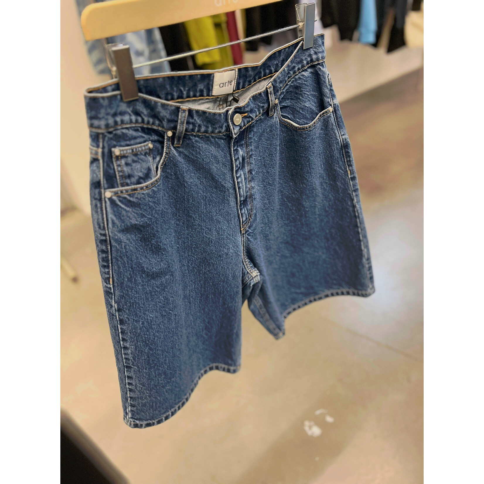 Arte Arte Round Pocket Denim Short Raw Denim