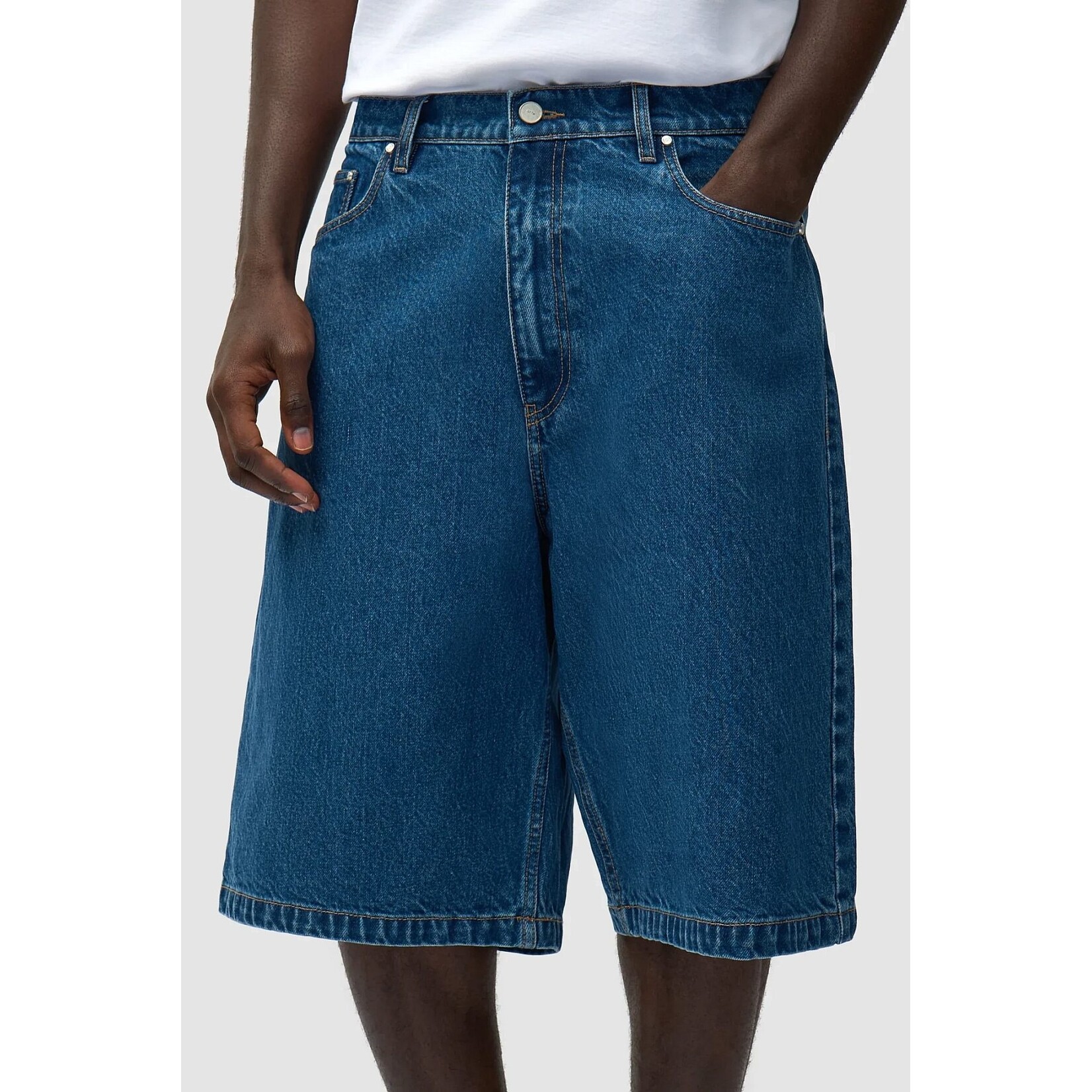 Arte Arte Round Pocket Denim Short Raw Denim