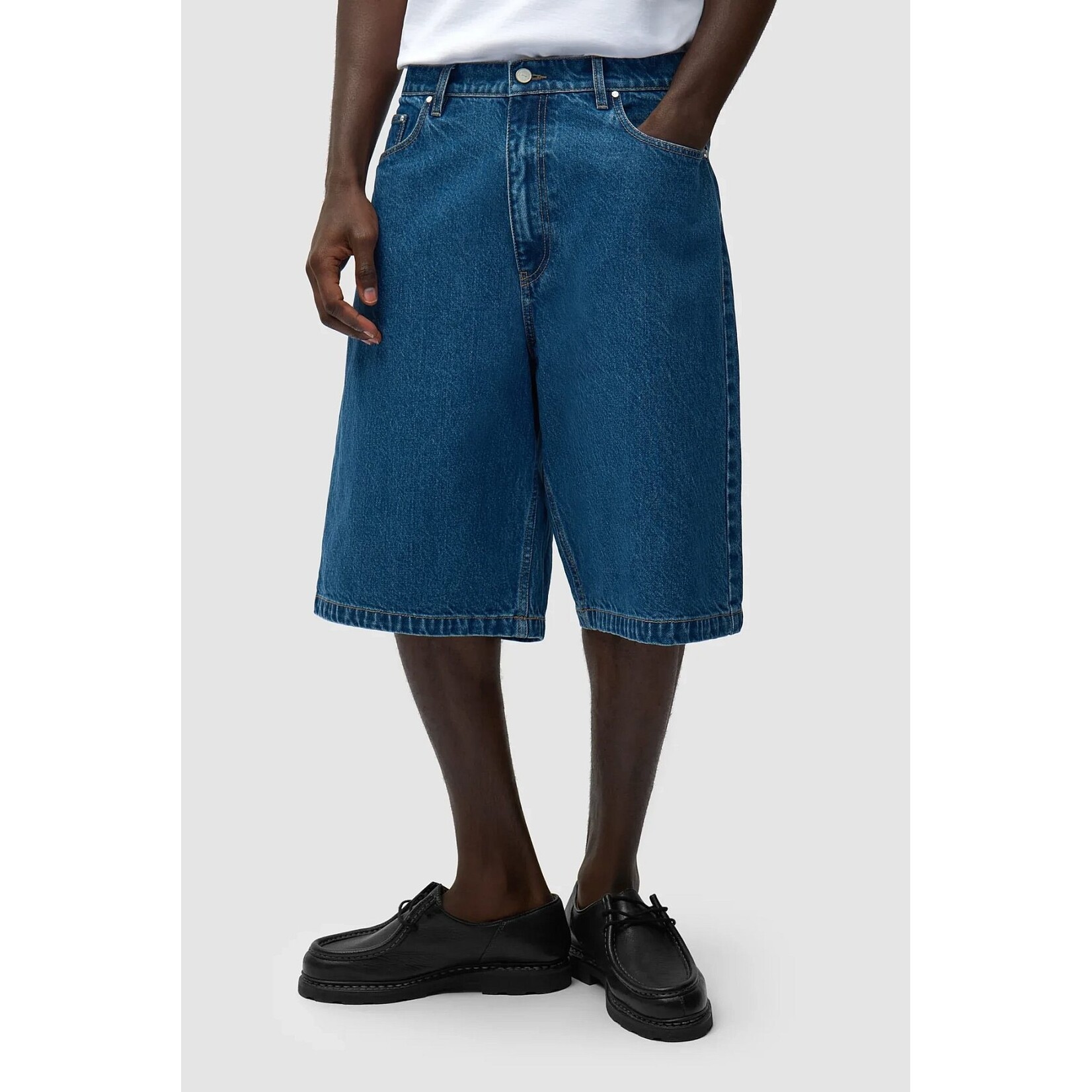 Arte Arte Round Pocket Denim Short Raw Denim