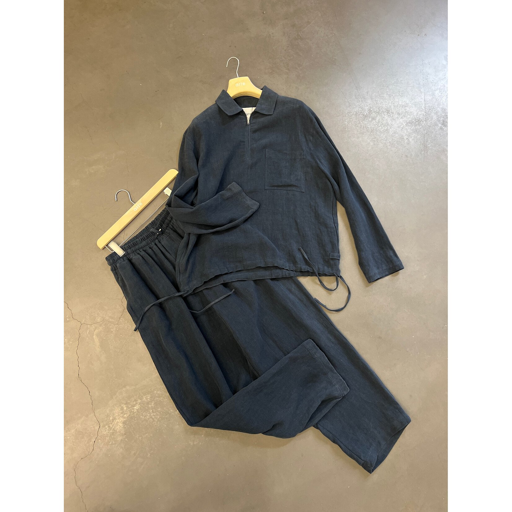 Arte Arte Linen pants Navy