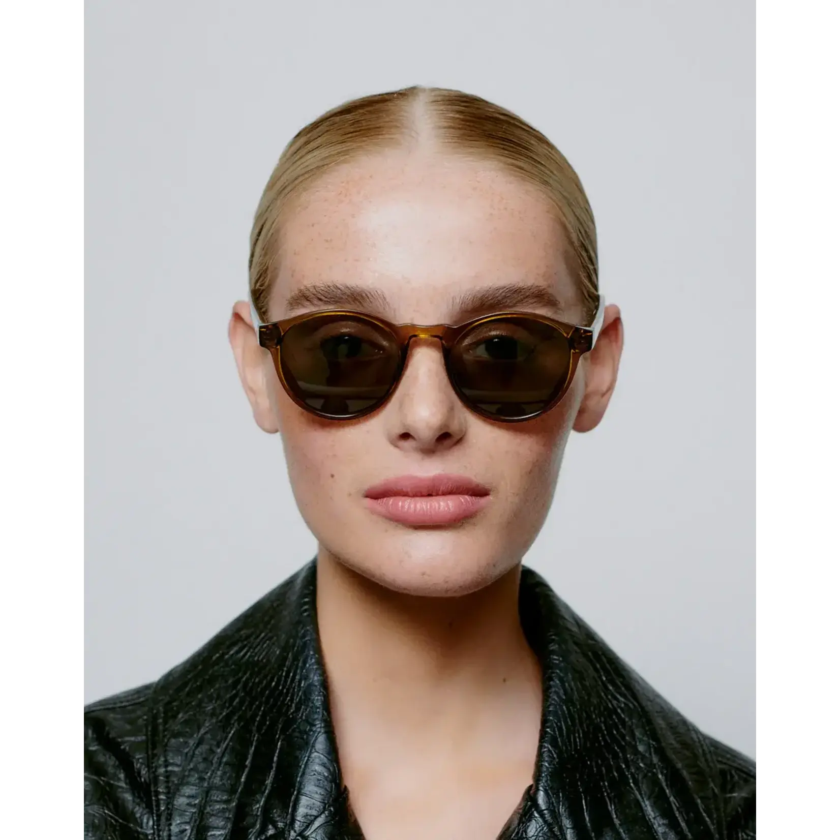 A. Kjaerbede A. Kjaerbede Marvin smoke transparant