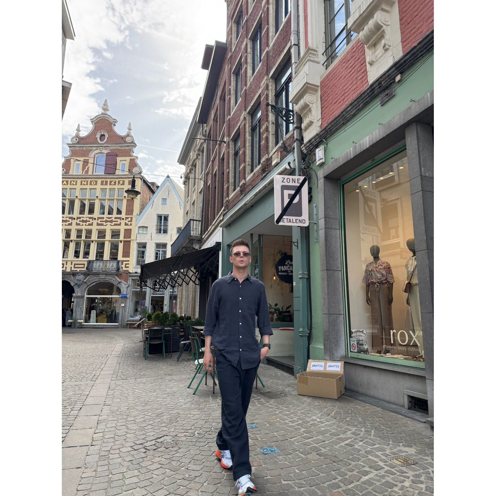 Closed Closed Blomberg Straight 185 Magma Black