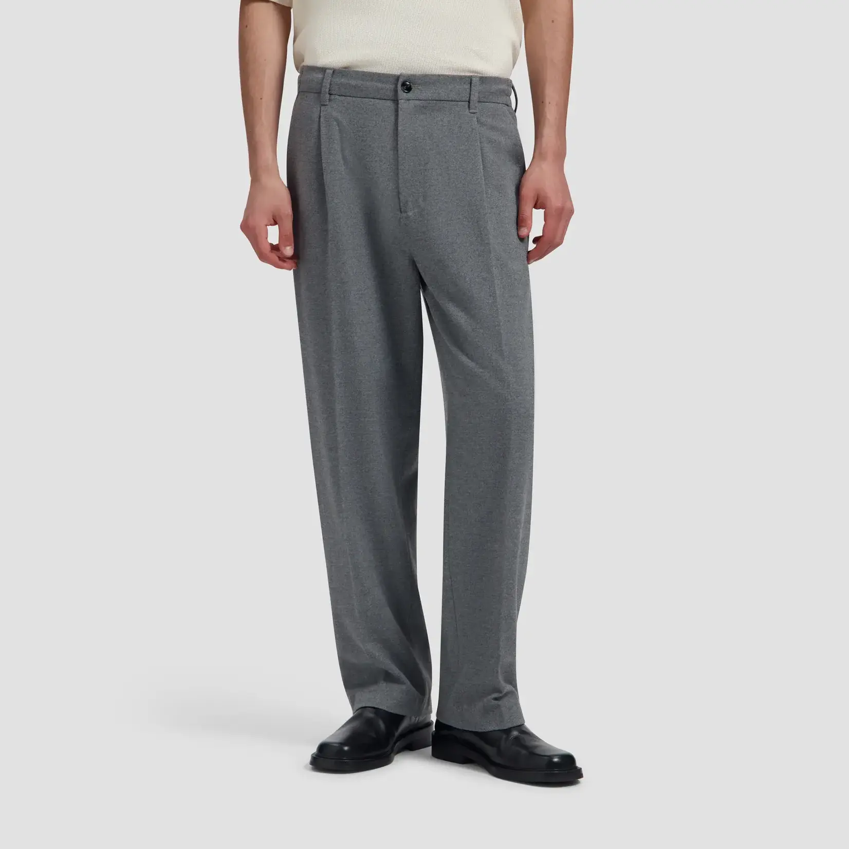 Olaf Hussein Olaf regular pleated pant sharkskin