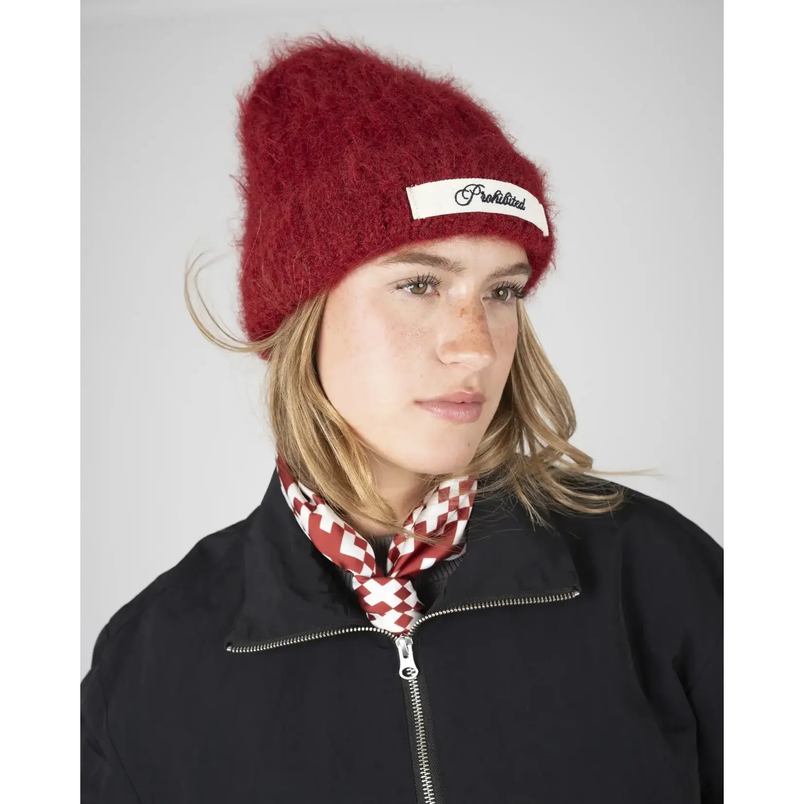 Prohibited Prohibited season knit beanie red