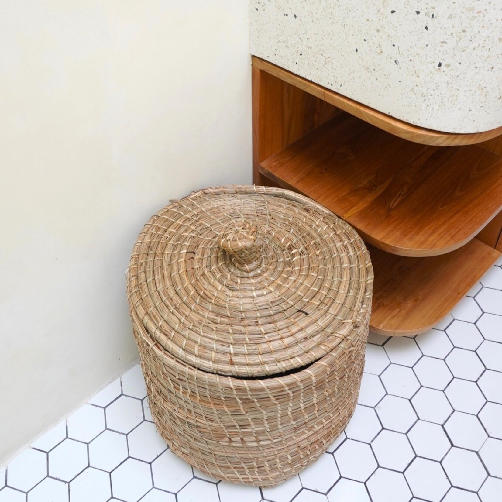 Soeji Wasmand met deksel LANTAI gemaakt van zeegras, handgemaakt van natuurlijke materialen, ronde opbergmand