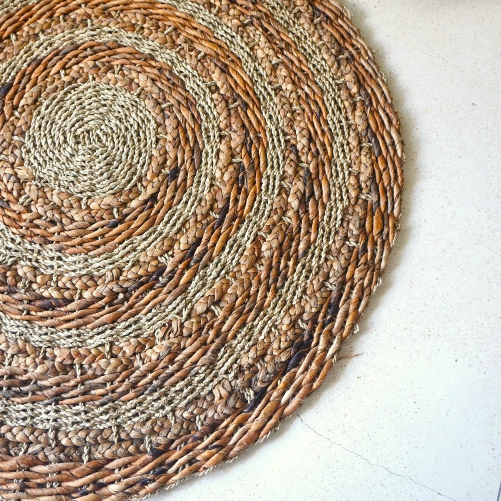Soeji Vloerkleed 100/120 cm met strepen rond vloerkleed van plantaardige vezels, bananenvezel, zeegras en waterhyacint bruin beige tapijt POHON (2 maten)