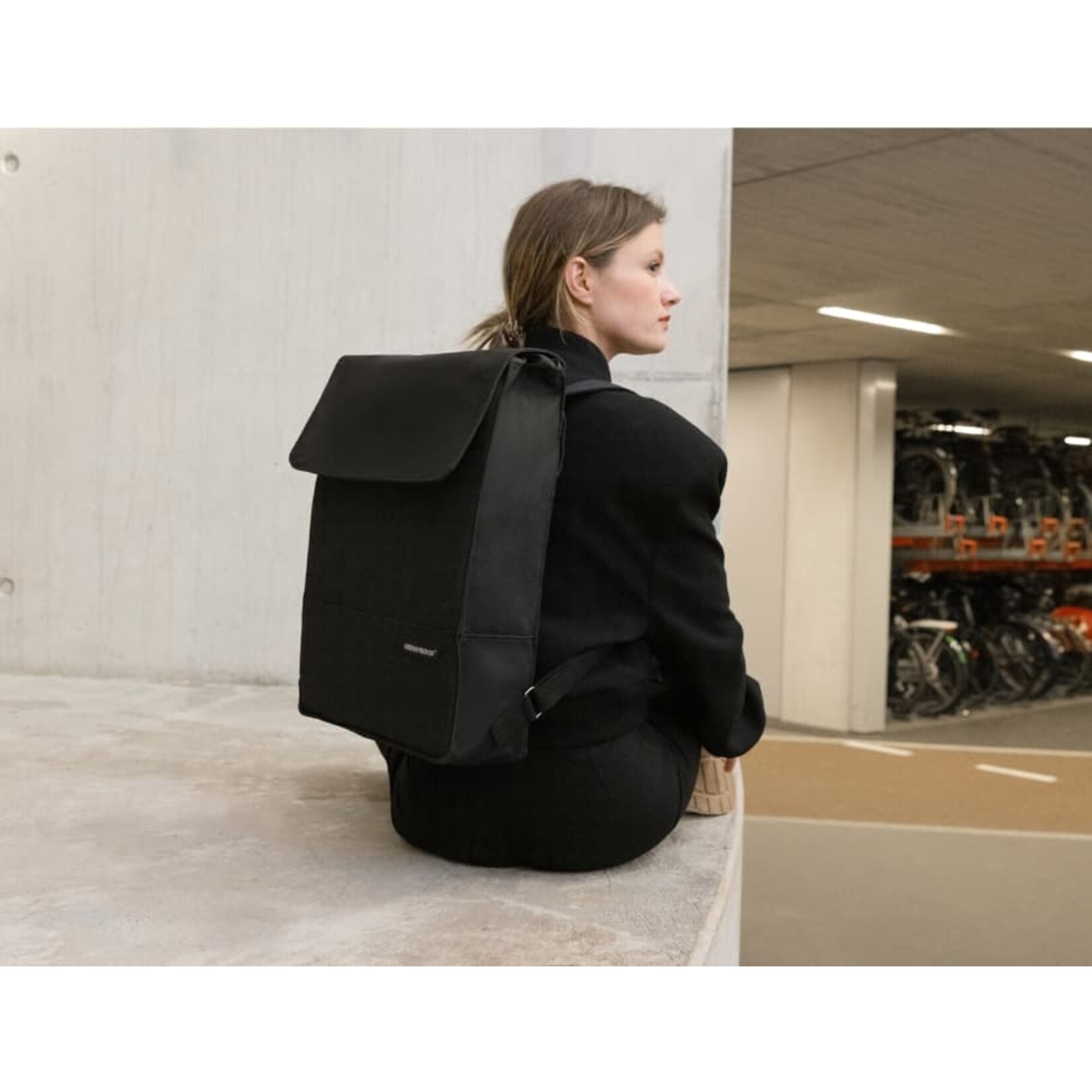 Urban Proof Urban Proof - City Backpack 15L- Zwart