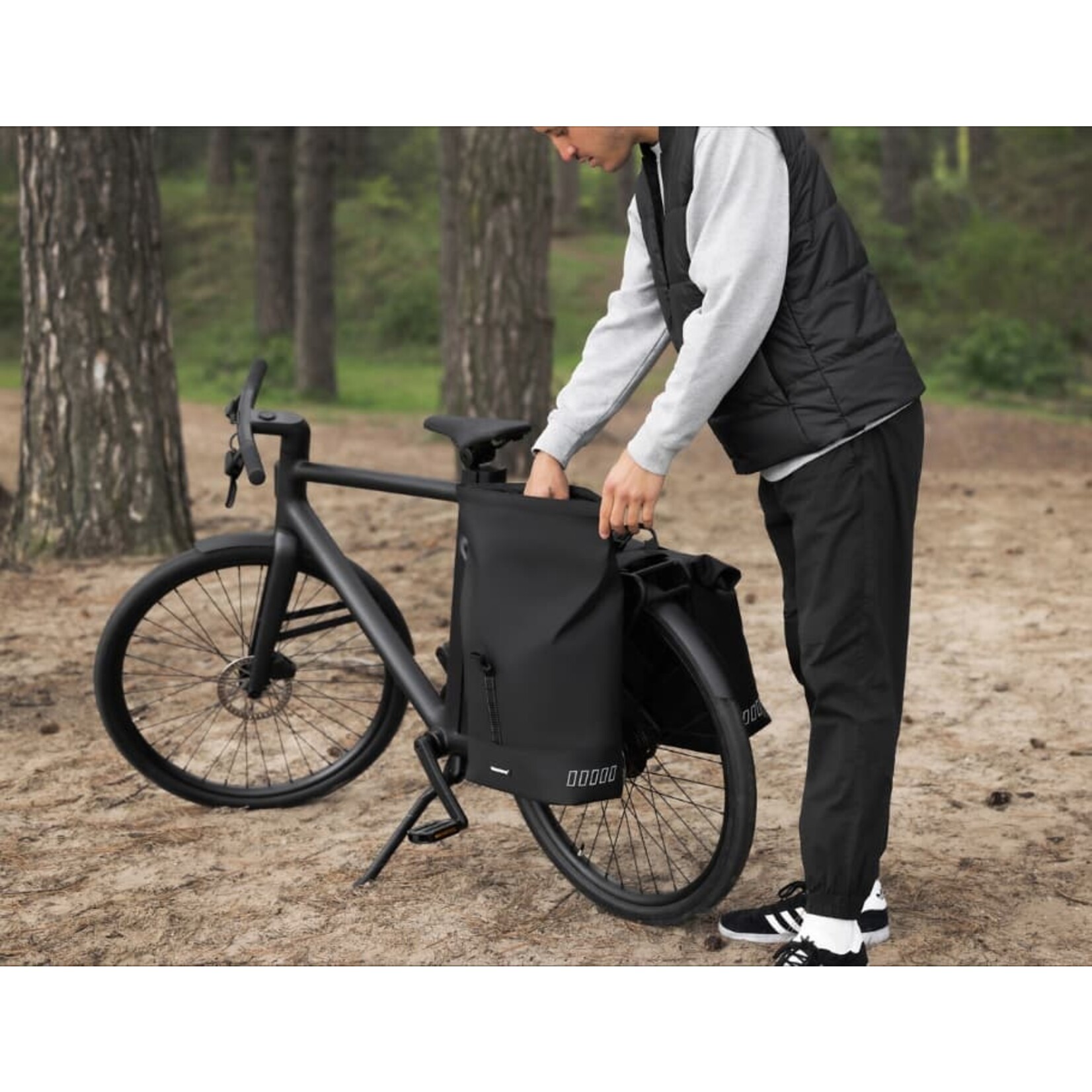 Urban Proof Urban Proof Dubbele Fietstas 38L - Zwart