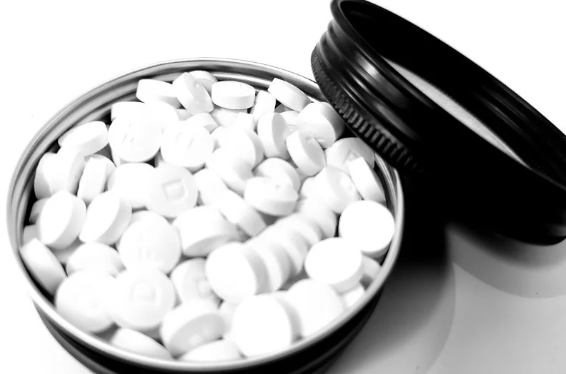 Denttabs tandpasta tabletten in bewaarblik - 200 st