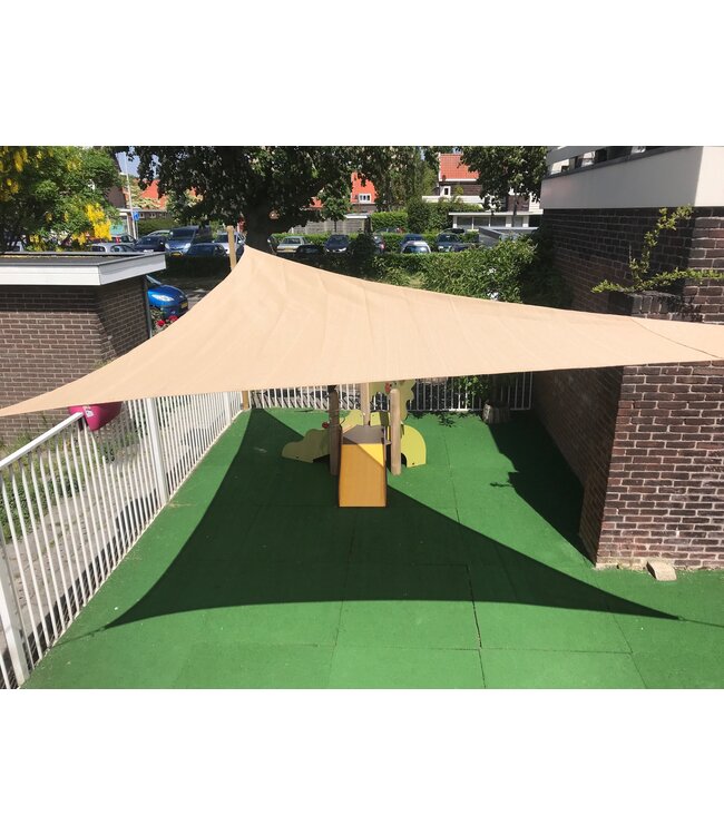 Schaduwdoek ongelijkzijdige driehoek