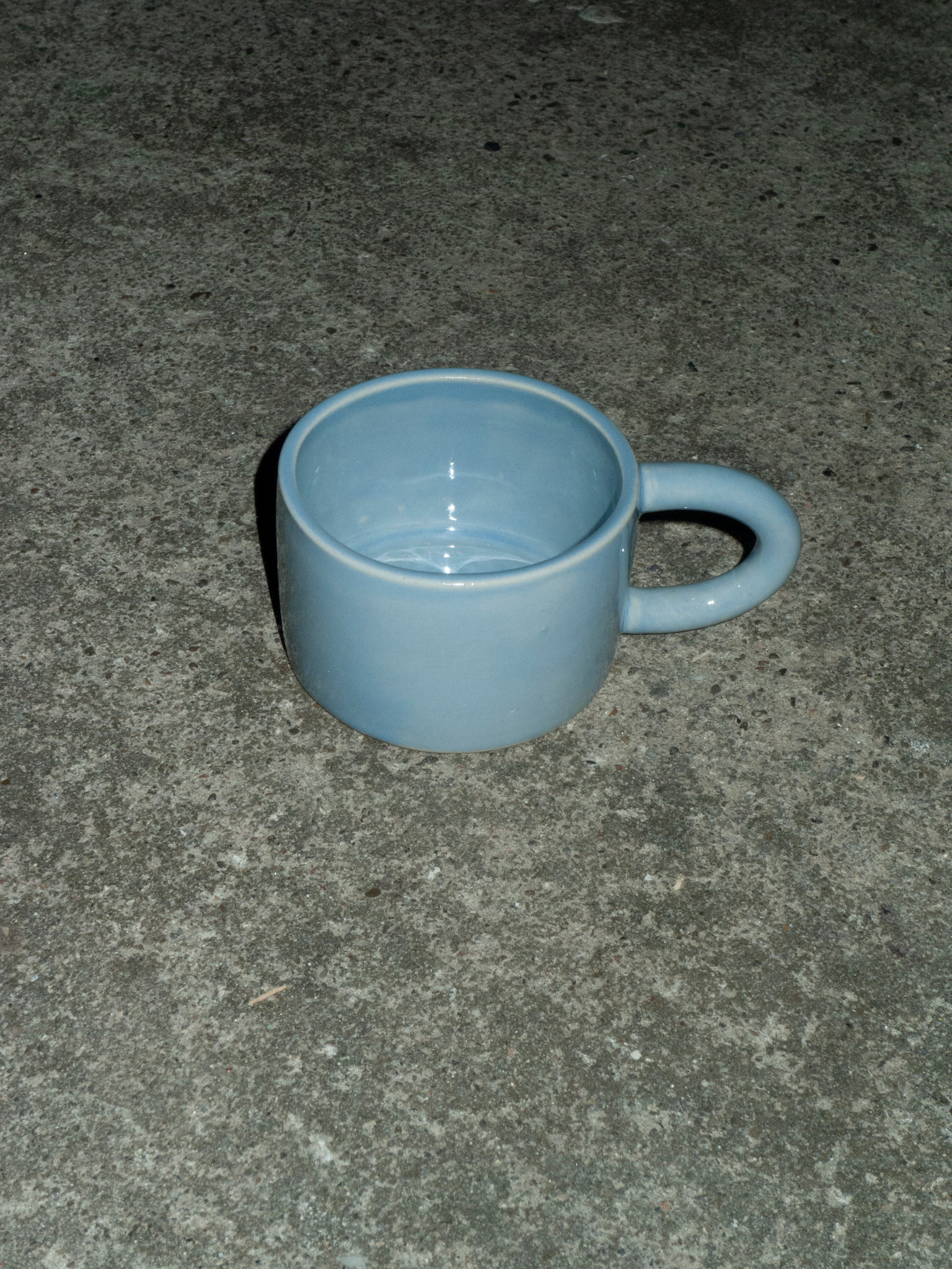 Almond in a Glass Cup Round Handle Ice