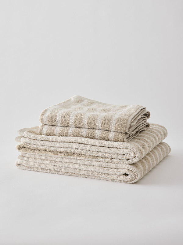 Tell Me More Hand Towel Bonnie
