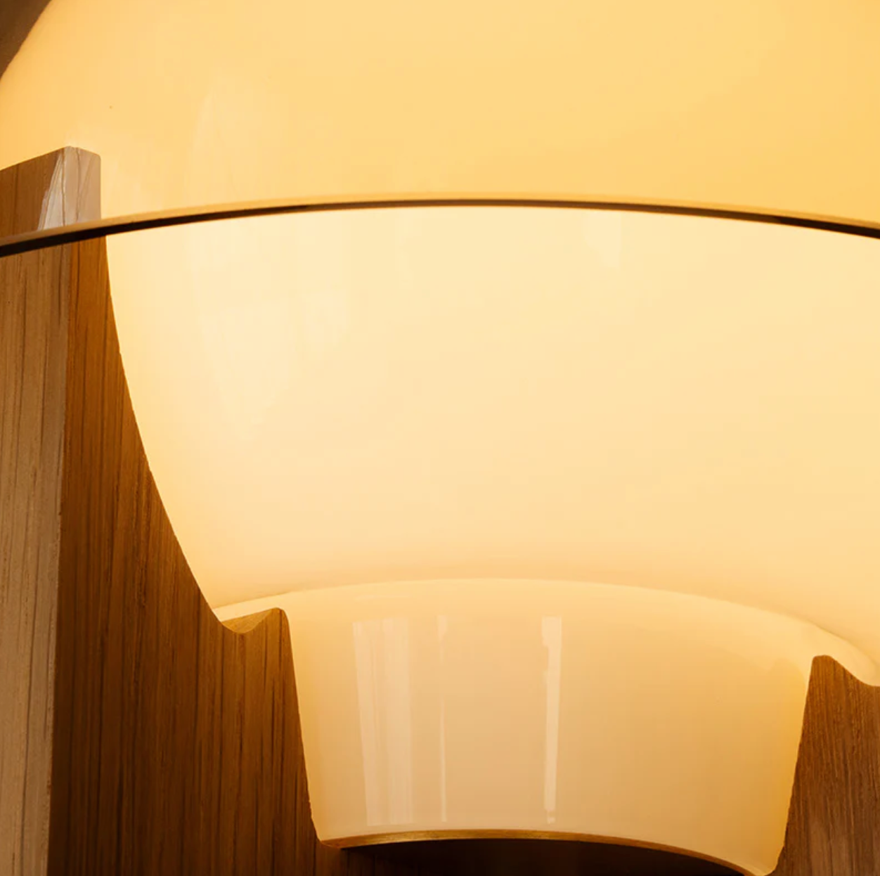 LYFA Table Lamp ERGO 250 Oak Sand