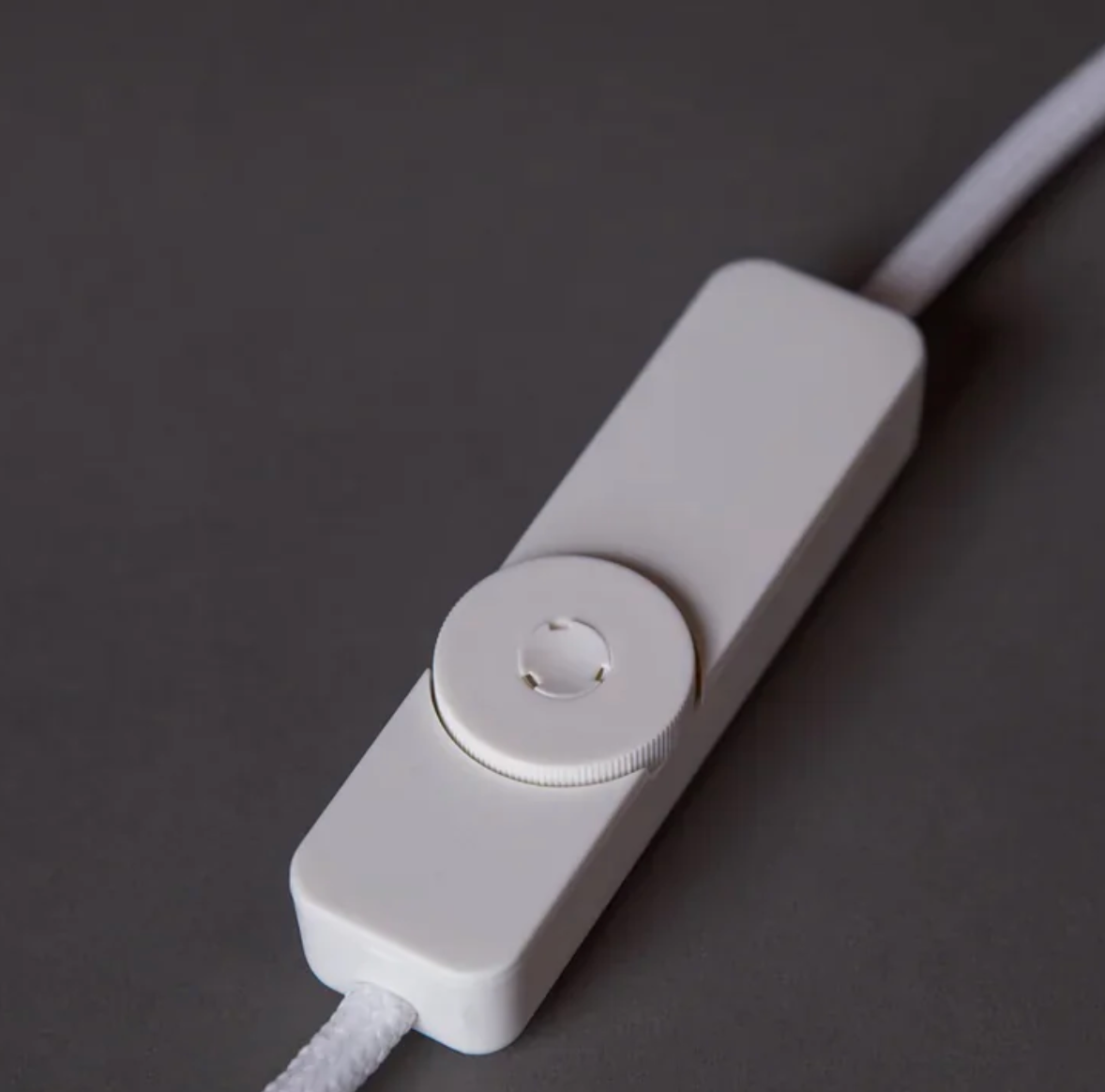 Creme Atelier Soft Serve Lamp Regular Wild strawberry