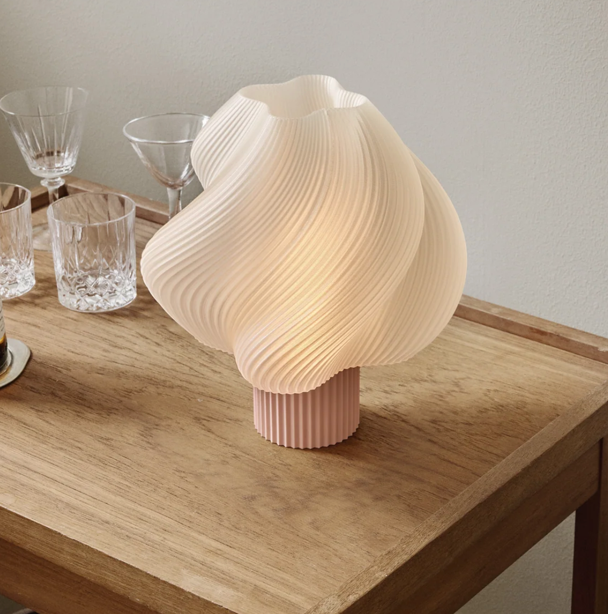 Creme Atelier Soft Serve Lamp Regular Wild strawberry