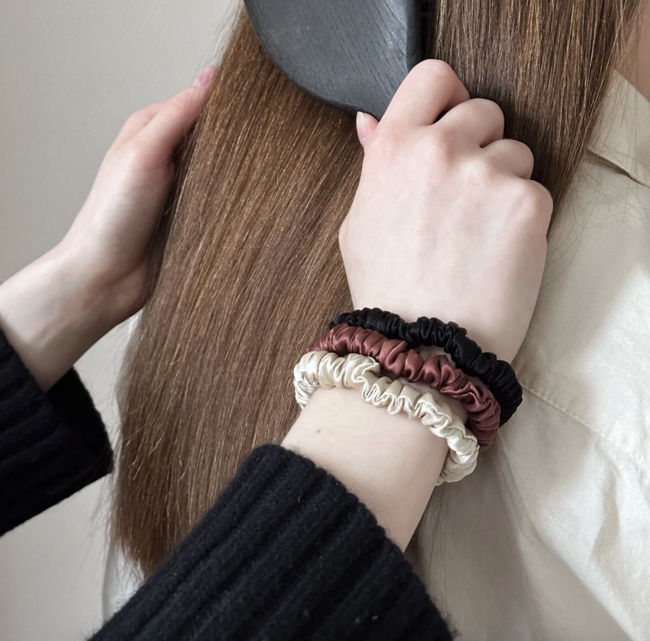 Mellow mind Silk Srunchie Brown