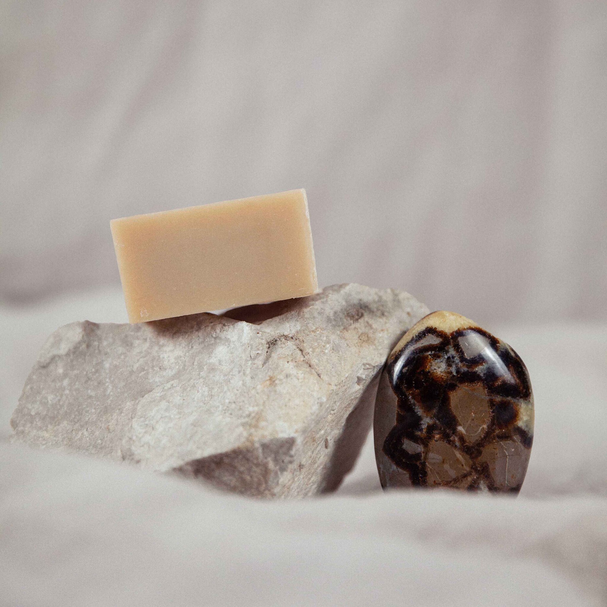 Mellow mind Beige Clay Soap Geranium