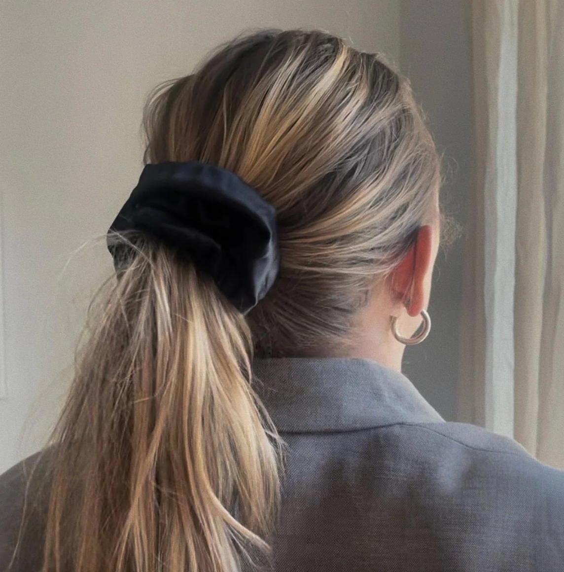 Mellow mind Silk Scrunchie No 2 Black