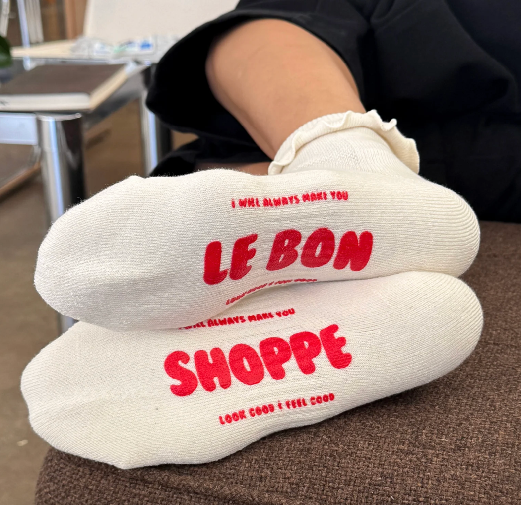 Le Bon Shoppe Ruffled Hugger Crew Socks - Vanilla / Red