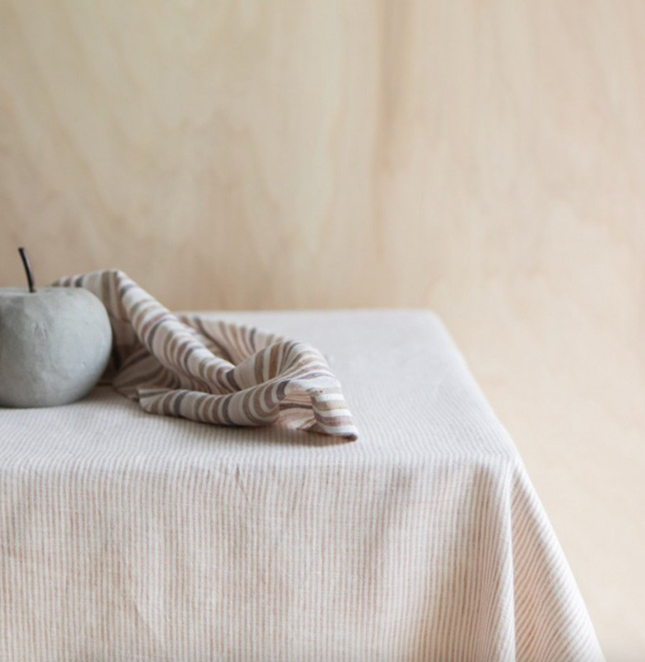 Gabrielle Paris Tablecloth Clay Milk 175x250