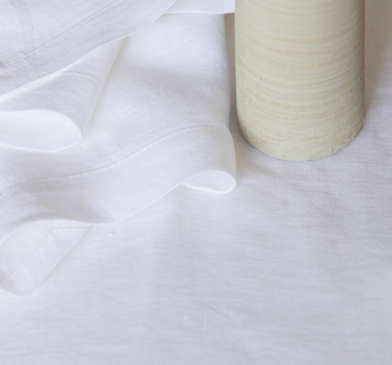 Gabrielle Paris Tablecloth Snow 175x250