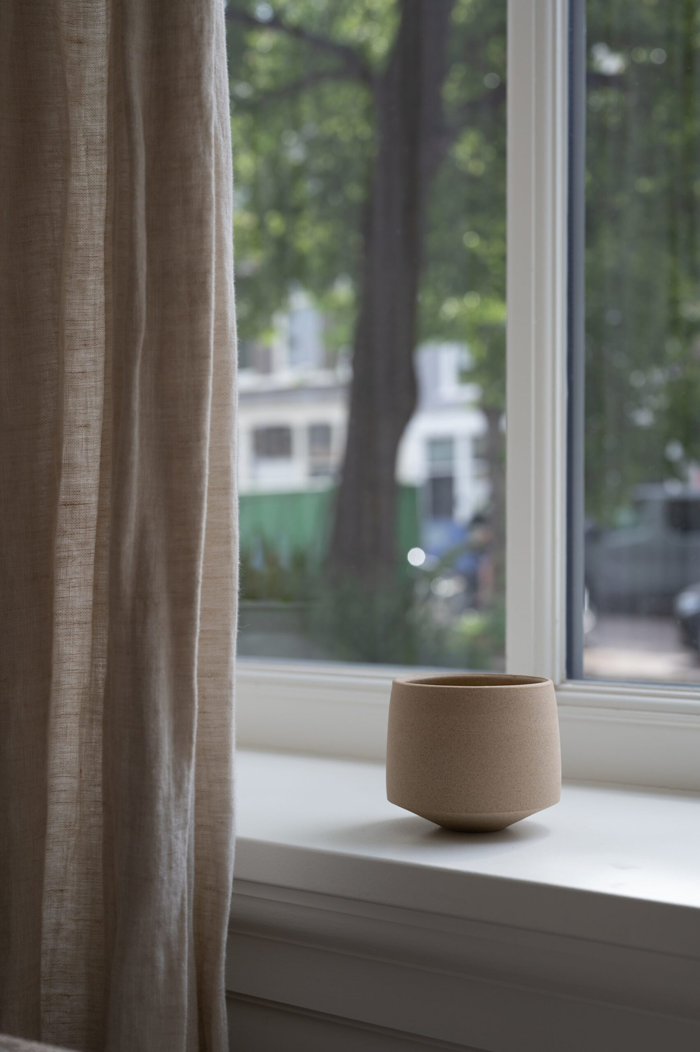 Velv Coffee Cup Footed Beige