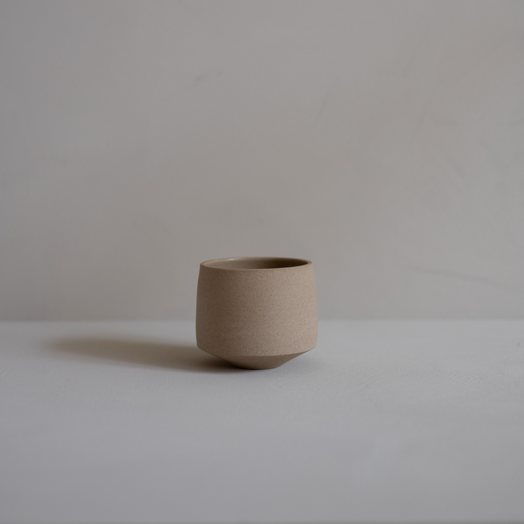 Velv Coffee Cup Footed Beige