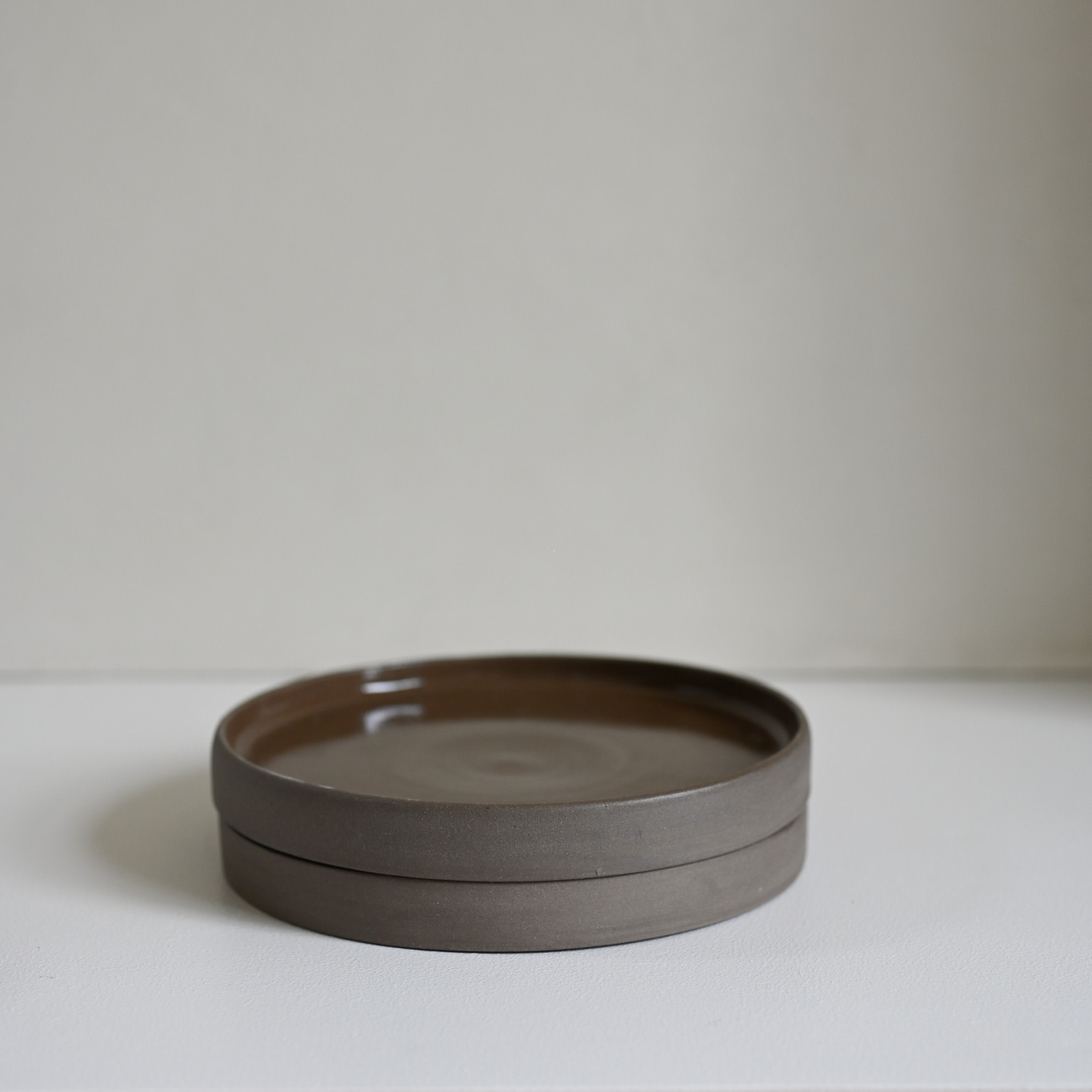 Velv Small plate Brown