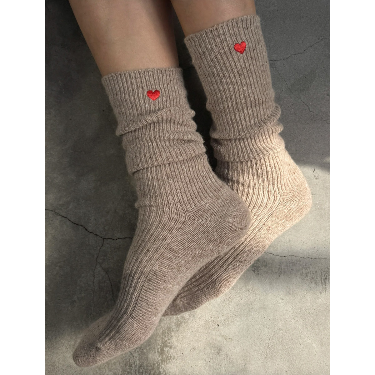 Le Bon Shoppe Embroidered Snow Socks Tan