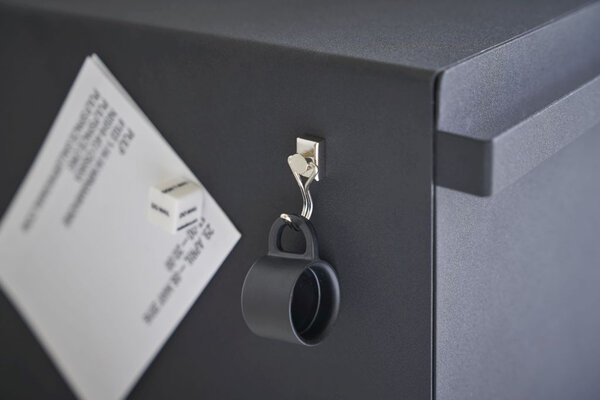 Yamazaki Yamazaki Broodtrommel - Tower - black Yamazaki Yamazaki Broodtrommel - Tower - black