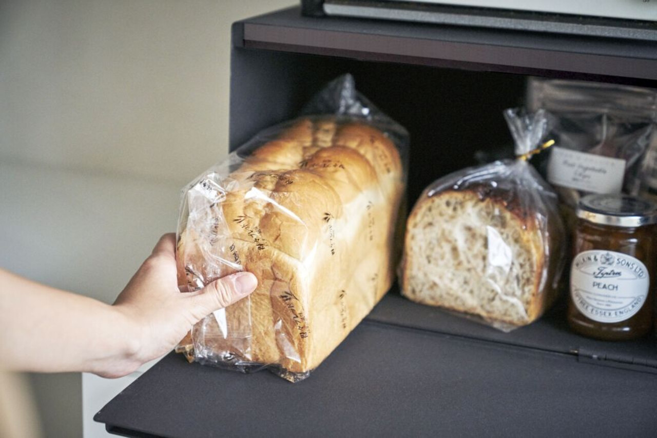 Yamazaki Yamazaki Broodtrommel - Tower - black Yamazaki Yamazaki Broodtrommel - Tower - black