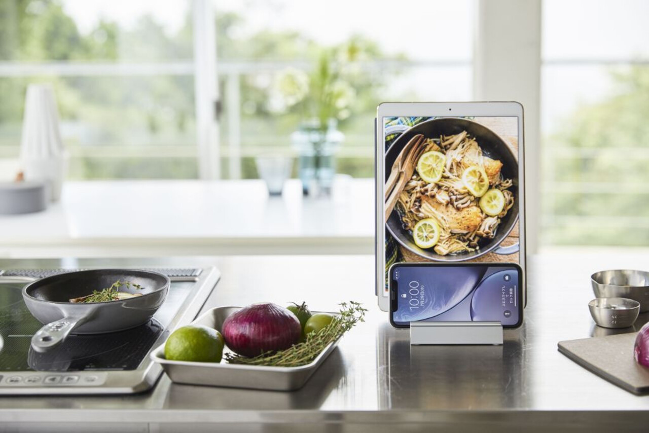 Yamazaki Yamazaki Tablet- en telefoon standaard - Tower - White