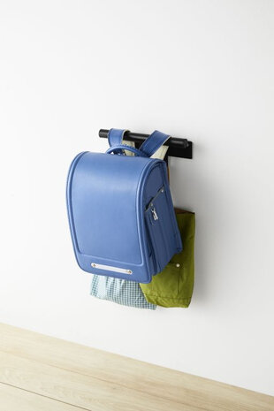 Yamazaki Yamazaki Hanger voor rugtas - Tower - Black Yamazaki Yamazaki Hanger voor rugtas - Tower - Black