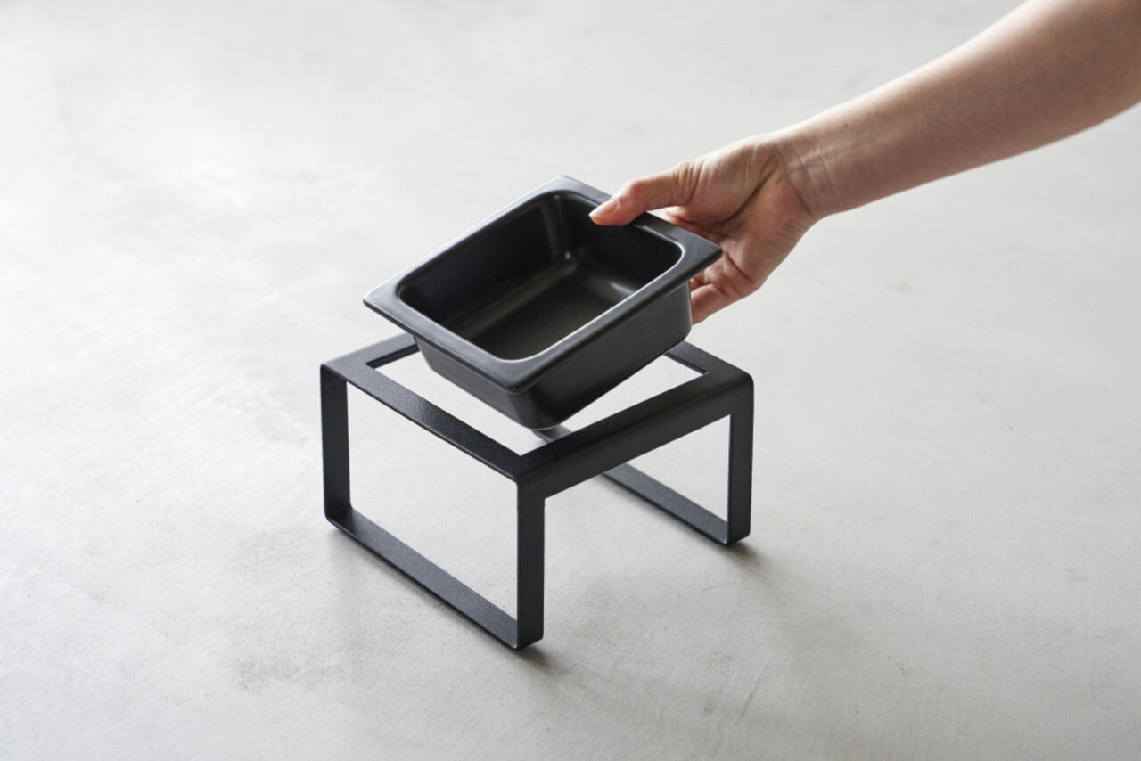 Yamazaki Yamazaki Voerbak Kat Enkel - Tower - Black