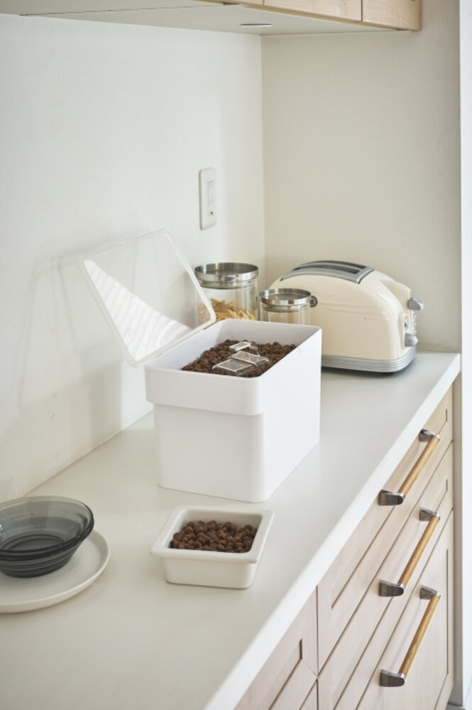 Yamazaki Yamazaki Huisdier Voedselcontainer - Tower - White Yamazaki Yamazaki Huisdier Voedselcontainer - Tower - White